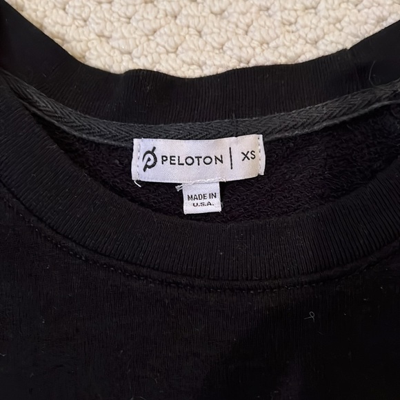 Like new Peloton sequin sweatshirt, size XS - Picture 5 of 8